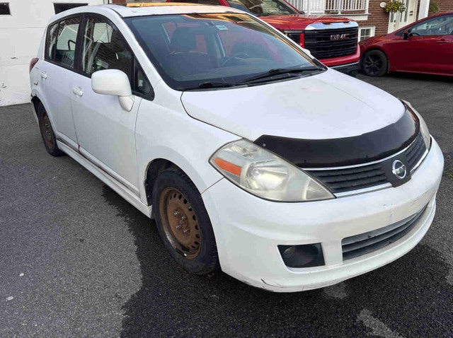 Nissan versa 2007 manuel, 5 porte 1,8 SL, 230k, 750$ tel quel