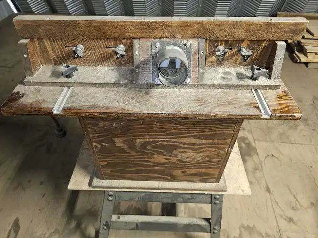 Router and table for sale in Power Tools in Lloydminster - Image 2