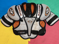 Junior Medium shoulder pads/chest protector hockey