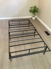 ZINUS Metal Bed Frame (Twin size) (3 of 3)
