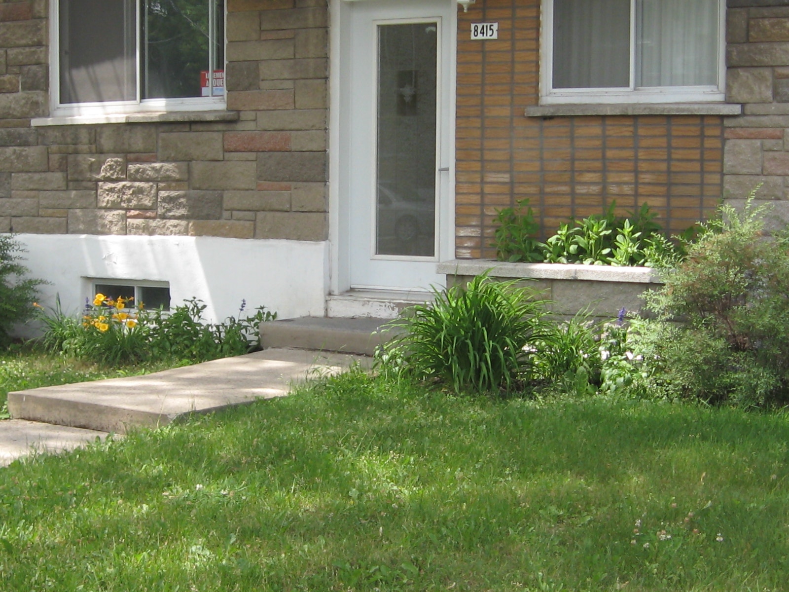 8415 Rue Ontario E — photo 1