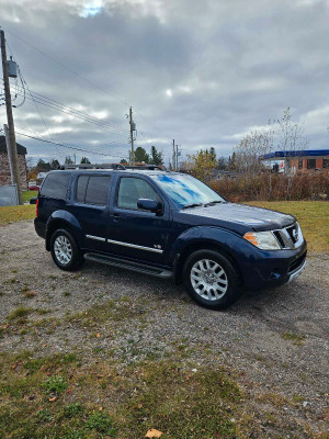 2008 Nissan Pathfinder LE