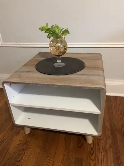 Pick Up Only at 【City of TORONTO】 near Bathurst St＆Eglinton. Light-toned stripes in relaxing neutral...