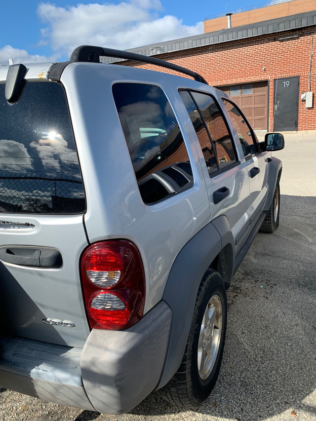 AS IS Jeep liberty 2006  diesel in Cars & Trucks in City of Toronto - Image 2