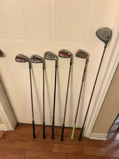 Lot de 6 bâtons de golf // righty golf clubs, View more