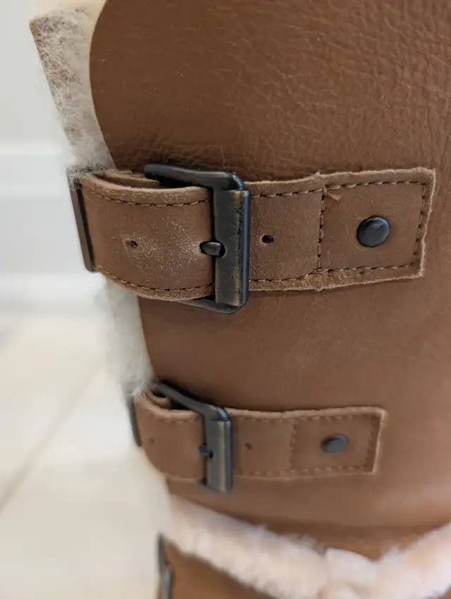 UGG Australia Skylah Sheepskin Boots Vintage Chestnut Size 6 in Women's - Shoes in Markham / York Region - Image 6