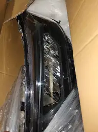 Lexus 450 left headlight 