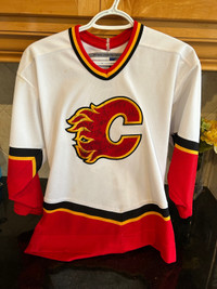 Calgary Flames Autographed Youth L/XL Official CCM Jersey 