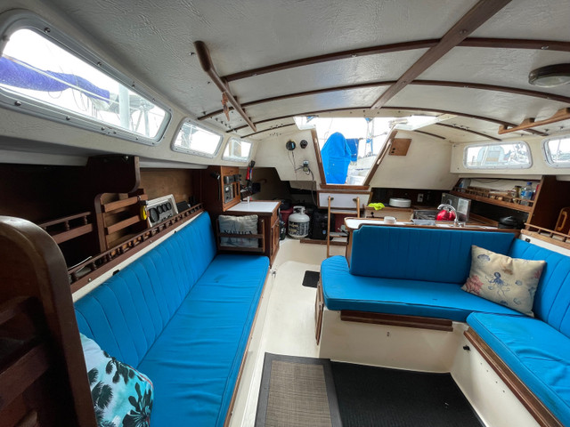 1977 CATALINA 30 LIVE-ABOARD SAILBOAT  in Sailboats in Victoria - Image 3