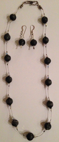 Black pearls with Swarovski crystals necklace and earring set