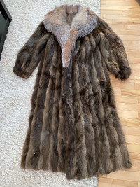 New price Very long Fur( beaver) coat & fox collar  size-M-L,