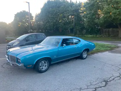 *** TRANSFORMfrom a Vintage Cutlass “S” to a 442 Clone by swapping the hood and trunk lid”. I am off...