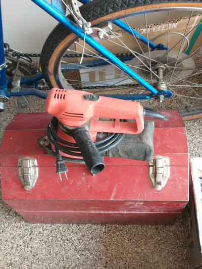 This is a used portable sander, perfect for small jobs around the house. It's in fair condition but...