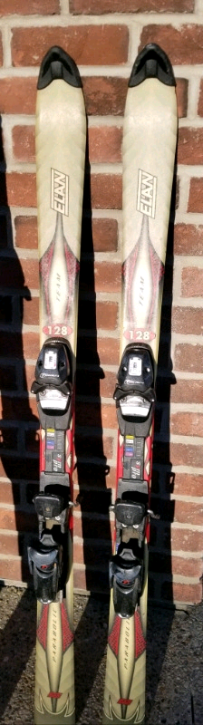 ☆☆128 CM SKIS **WITH BINDINGS!!**☆☆
