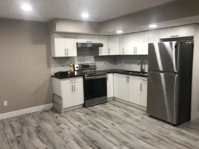 2 Bedroom Basement Including Utilities in Glenriding Community