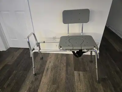 Excellent condition, clean, located in Elora