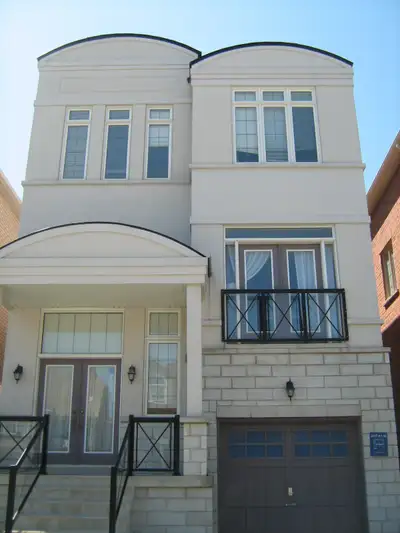 Most desirable area in Rutherford/Bathurst. Across from Schwartz Reisman Community Centre and YRT Bu...