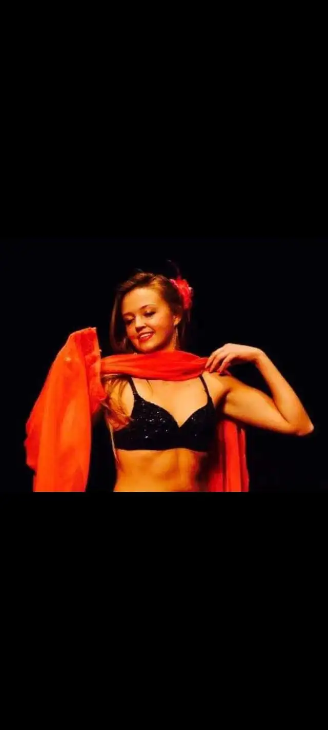 Belly dancing 64840293860099120