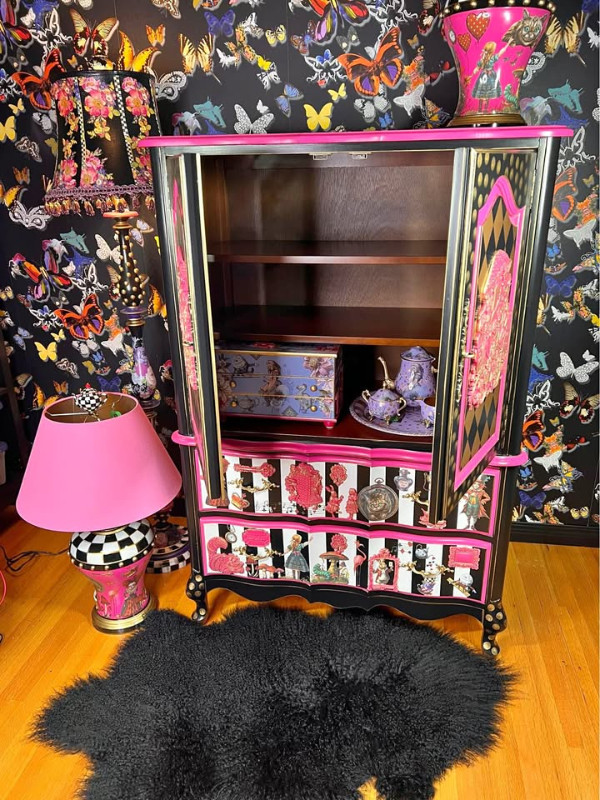 Alice In Wonderland Wardrobe in Dressers & Wardrobes in Edmonton - Image 2