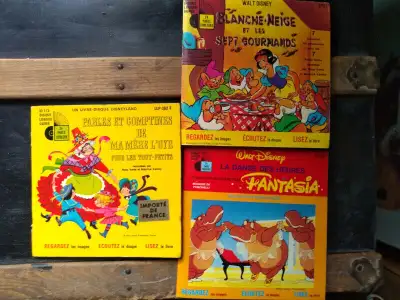 Si l'annonce est encore sur le site, c'est encore disponible Livres-disques de Disney // Disney book...