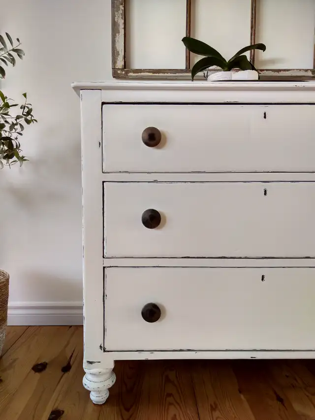 Antique Chest of Drawers | Dresser in Dressers & Wardrobes in City of Toronto - Image 5
