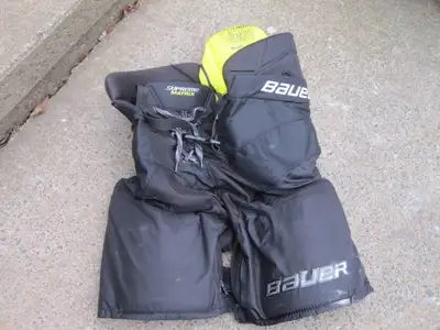 Bauer Supreme Senior Hockey Pants Size Small waist size 30" - 34, View more