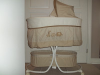 CARTER, cradle me soothing little zoo bassinet