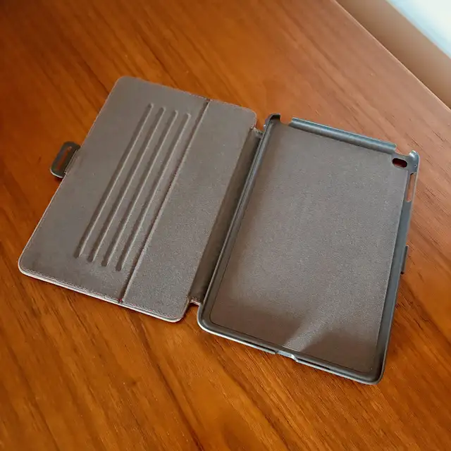*New* Speck Case for iPad Mini 4th576949711295621121