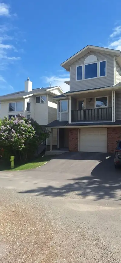 Beautiful 3-bedroom duplex located in the quiet Apple Tree community in Millrise Line SW. This well-...