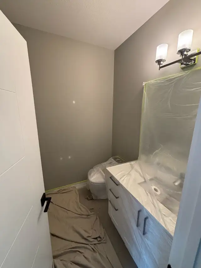 Painter Available 423857136673771523