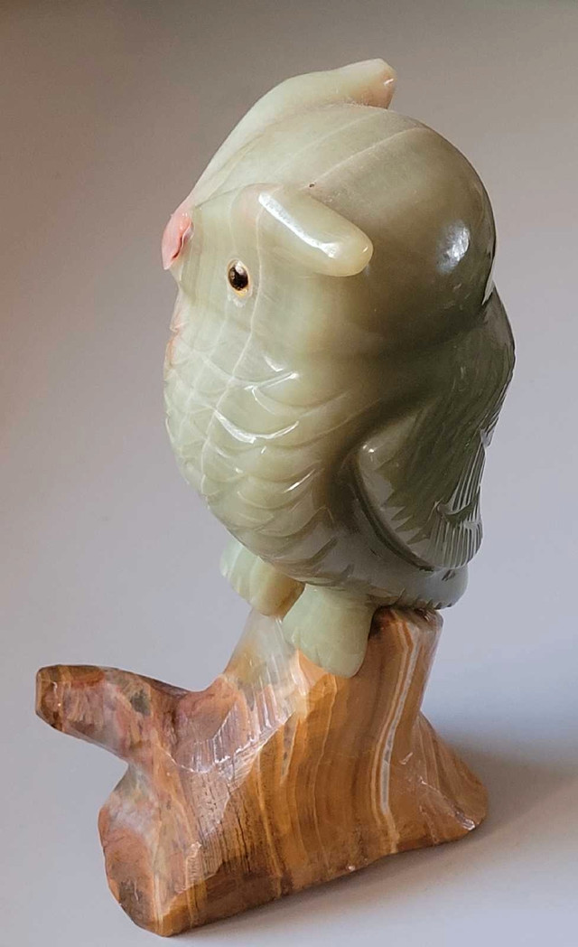 Vintage Hand Carved Alabaster Stone Owl Sitting On A Tree Stump  in Arts & Collectibles in Oshawa / Durham Region - Image 2
