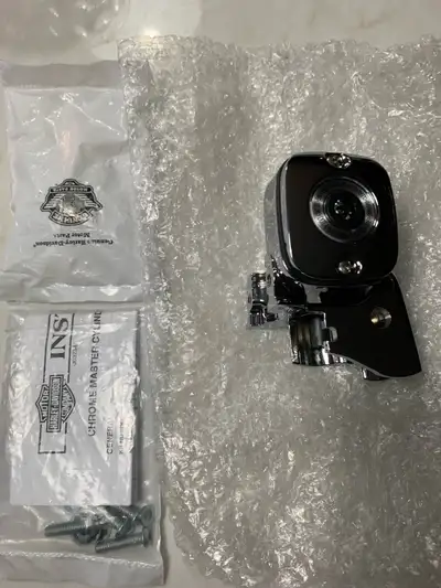 Brand New Hardly Davidson, Chrome Clutch Bracket and Master Cylinder Reservior Kit (part #, 45355-06...