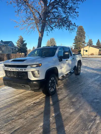 Clean 2022 Silverado 2500 Duramax ! Clean truck , box liner , front 3m protection 35 inch tires Clot...