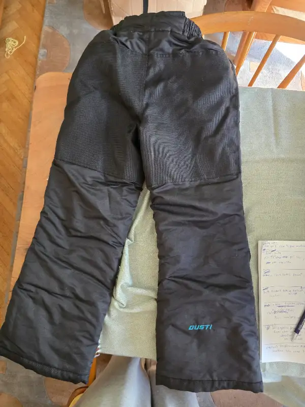Gusti Children’s ski/snowboard pants in Ski in Vancouver - Image 2