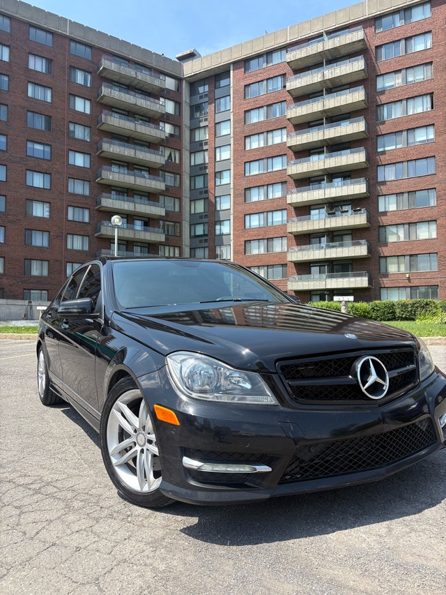 2013 Mercedes-Benz C300 4MATIC – 78,592 km – Excellent Condition
