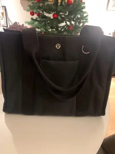 Lululemon Boxy Tote Large , View more
