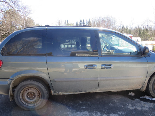 Dodge caravan à vendre dans Autos et camions  à Sherbrooke - Image 2