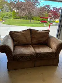 Lovely and very  comfy couch and love chair, excellent condition