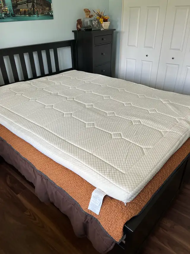 Bed Topper in Bedding in Ottawa - Image 2