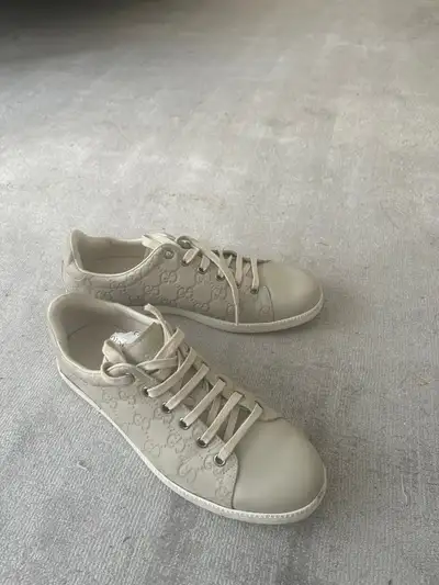 Gucci sneakers Size 37 1/2 Grey leather Good condition as pictures
