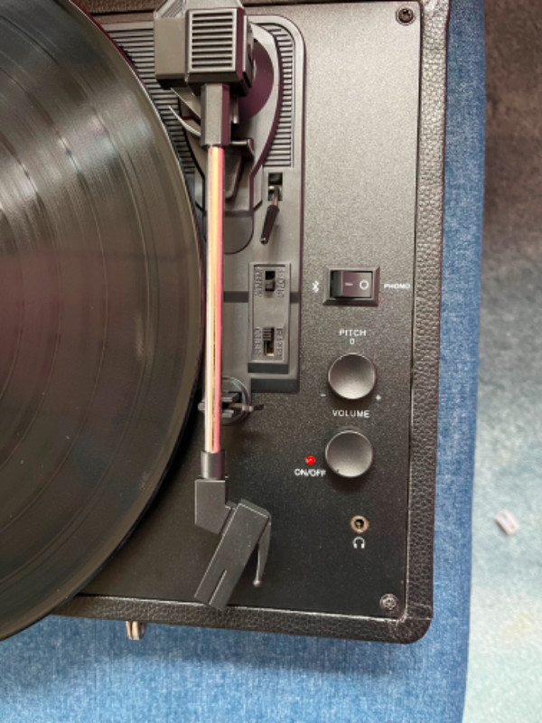 Crosley Bluetooth Portable Record Player NEW PRICE in General Electronics in Truro - Image 2