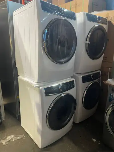 Electrolux Scratch And Dent Front Load Washer And Electric Dryer