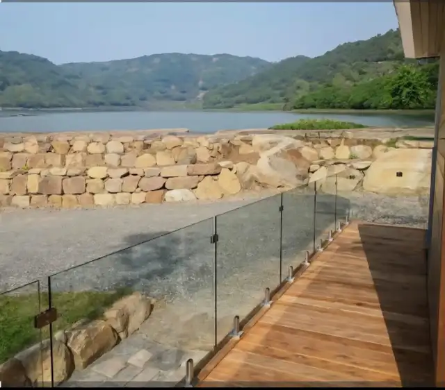 FRAMELESS GLASS RAILINGS in Decks & Fences in City of Toronto - Image 6