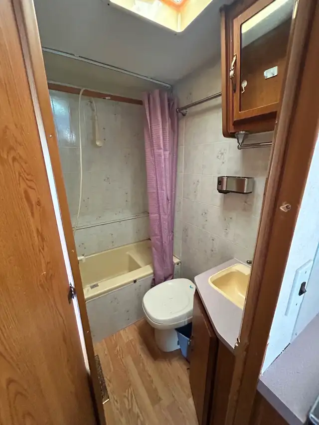 Motorhome in RVs & Motorhomes in Nanaimo - Image 6