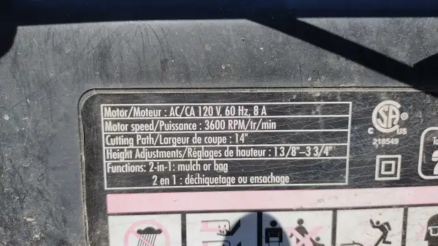 lawnmower for PARTS Yardworks See pics in Lawnmowers & Leaf Blowers in Mississauga / Peel Region - Image 3