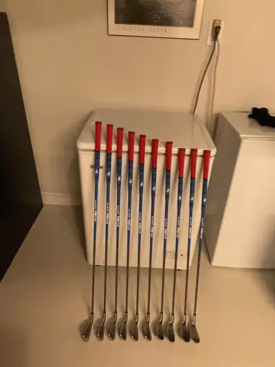 Nearly new Iron set. 4 Iron to Lob wedge. Senior graphite shaFTS, View more