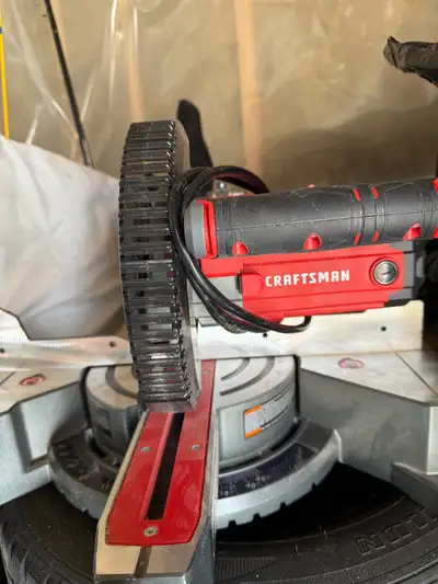 Craftsman 7 inch sliding miter saw left and right bevel used twice 130 $ call 597-920-7388.