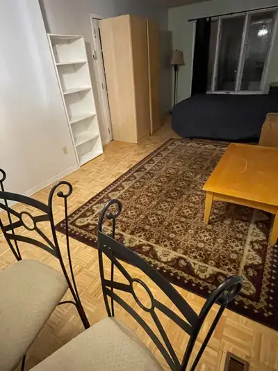 Call Meraj : 647 & 273 & 1515 Available from JAN, 2025 Intersection: Colonial /The Collegeway Missis...