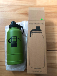 New Insulated Thermos / Canteen Water Bottle  32 FL OZ