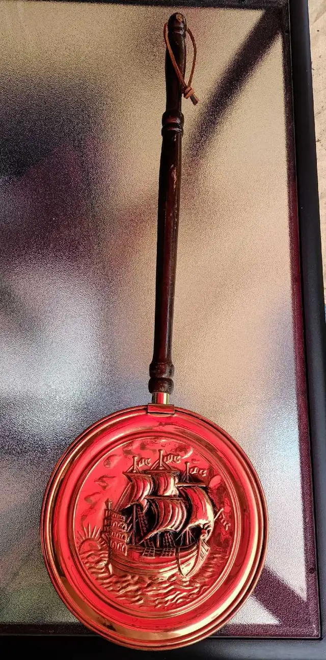 Vintage/antique Canadian bed warmer, chauffe-lit ancient in Home Décor & Accents in Gatineau - Image 5